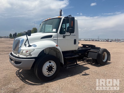 2009 International 4400 4x2 S/A Day Cab Truck Tractor