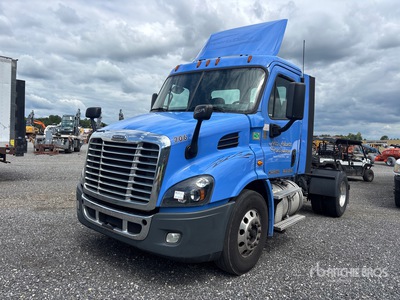 2019 Freightliner Cascadia 113 4x2 Cabeza Tractora Cabina Corta (Inoperable)