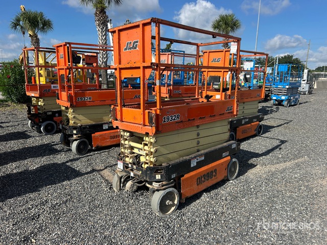 2018 JLG 1932R Electric Scissor Lift