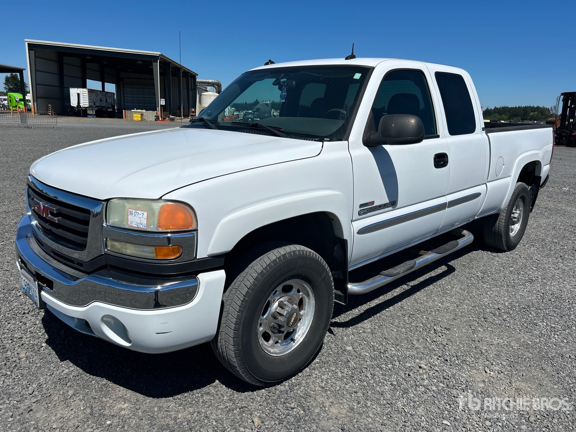 2003 GMC Sierra 2500HD 4x4 Extended Cab Pickup