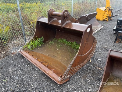 70 in Cleanup Excavator Bucket