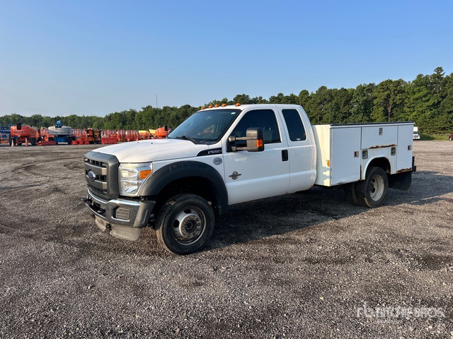 2015 Ford F-550 XL 4x4 Utility Truck