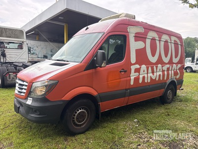 2015 Freightliner F2CA114 Cargo Van