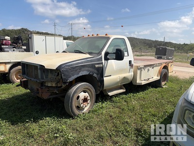 2004 Ford F-450 4x2 شاحنة مسطحة