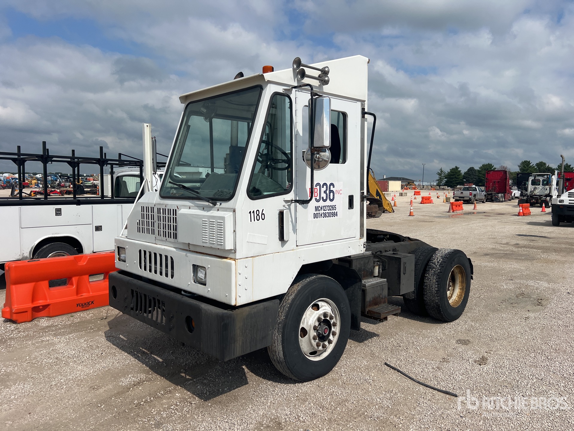 2004 Kalmar 30 4x2 Spotter Truck