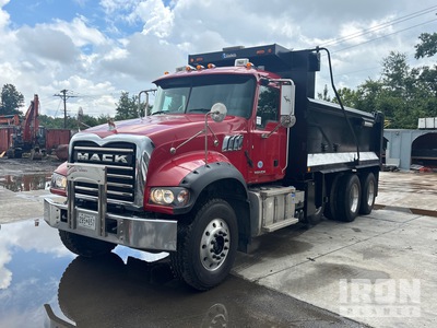 2018 Mack GU713 8x4 شاحنة قلابة /ثلاثة محاور