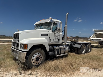 2022 Mack P164T 6x4 تراكتور شاحنة نهارية (ثنائية المحور)