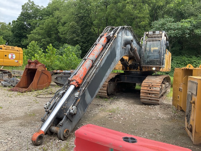 John Deere 870G LC Tracked Excavator