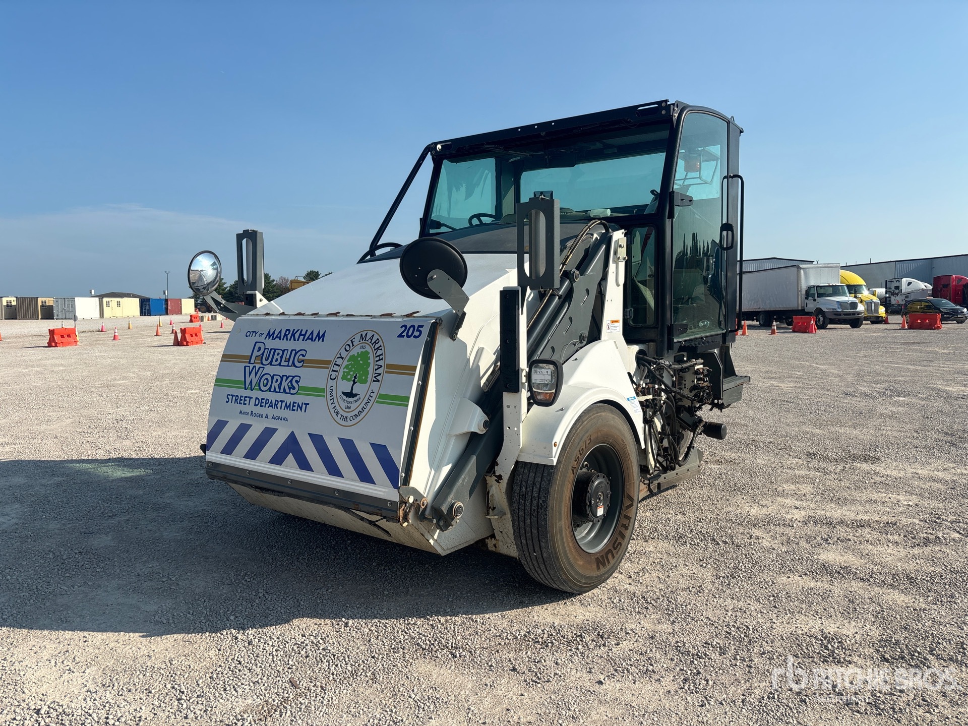 2016 Elgin Series NP on 2015 Elgin Pelican Sweeper Truck