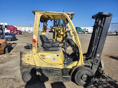 2011 Hyster H50XT 4200 lb Montacargas (Inoperable)