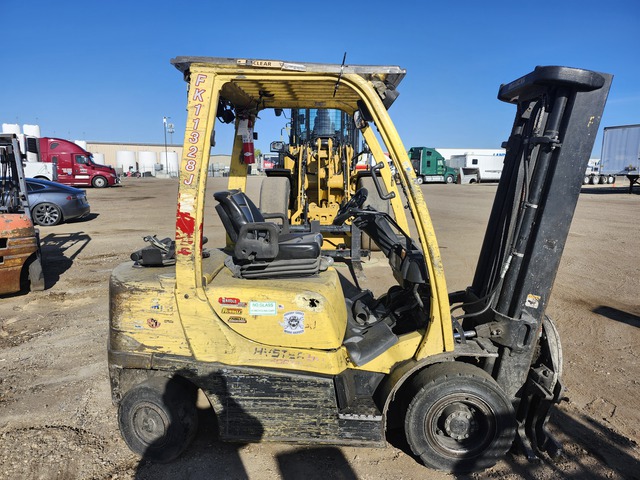 2011 Hyster H50XT 4200 lb Forklift (Inoperable)