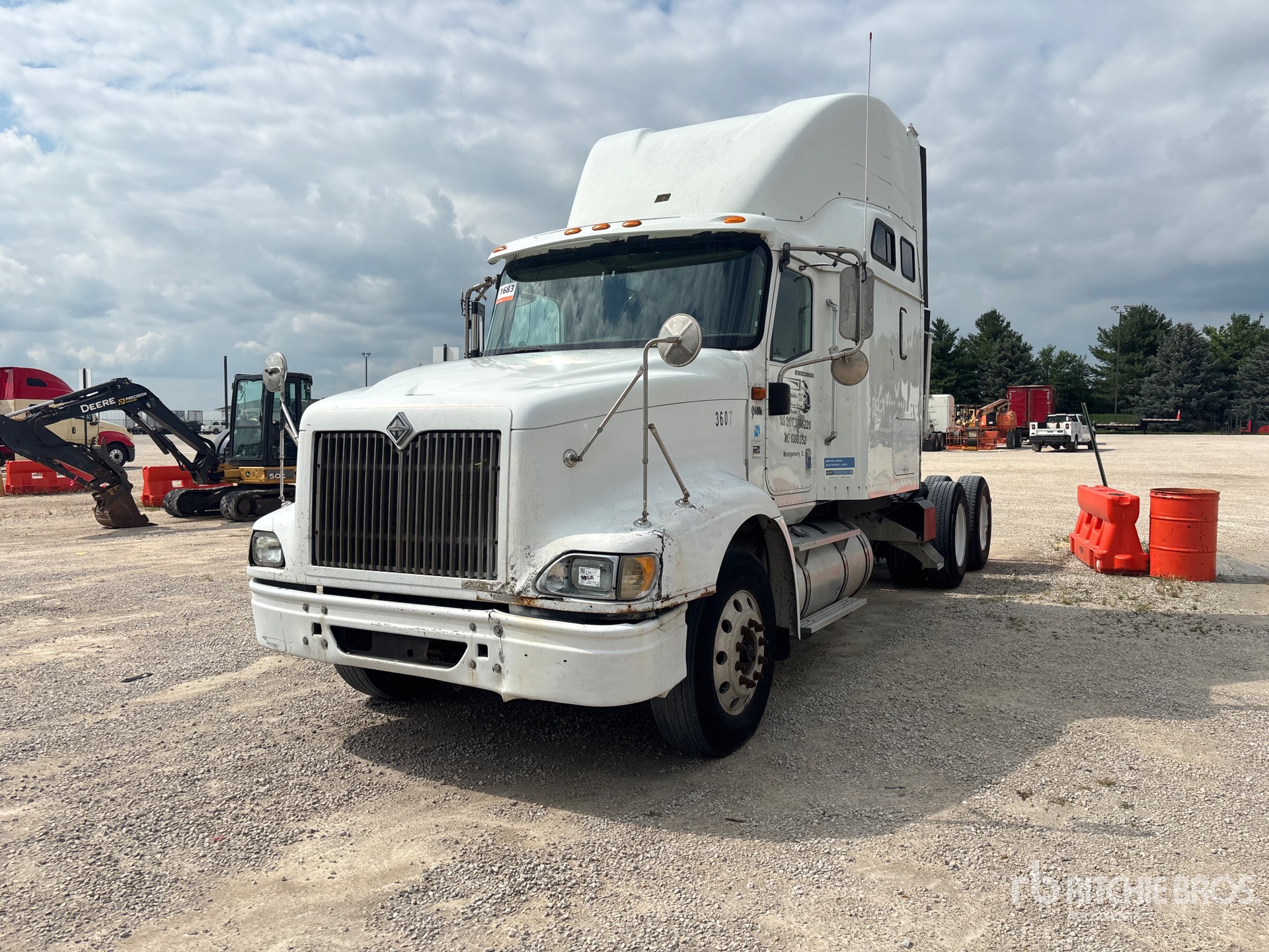 2007 International 9400i T/A Sleeper Truck Tractor