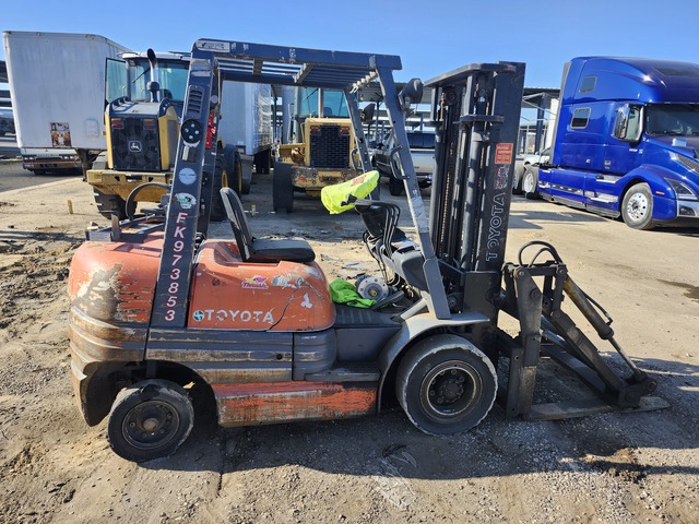 1997 Toyota 426FGU25 Forklift (Inoperable)