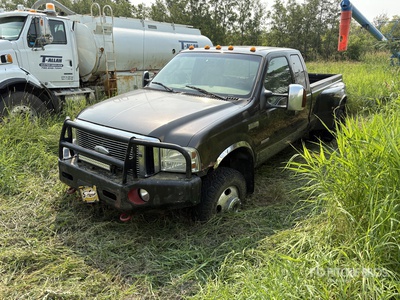 2006 Ford F-350 4x4 Extended Cab Ute (Inoperable)