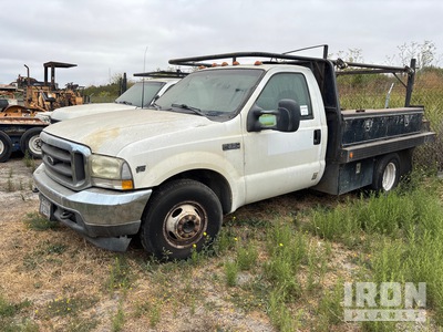 2003 Ford F-350 XL 4x2 Flatbed Truck