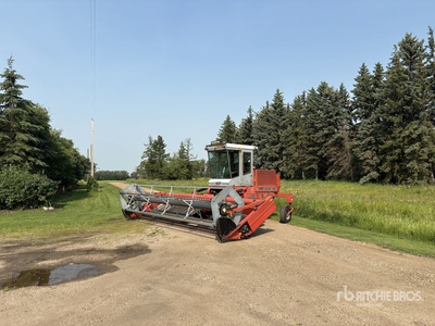1984 Massey Ferguson 885 Swather Hileradora