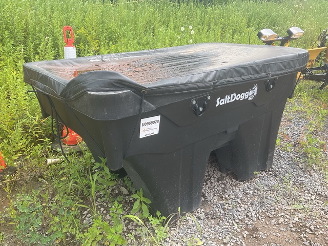 Electric Poly Hopper Salt Spreader