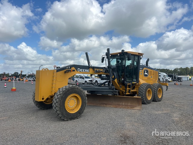 2022 John Deere 772G AWD Motor Grader