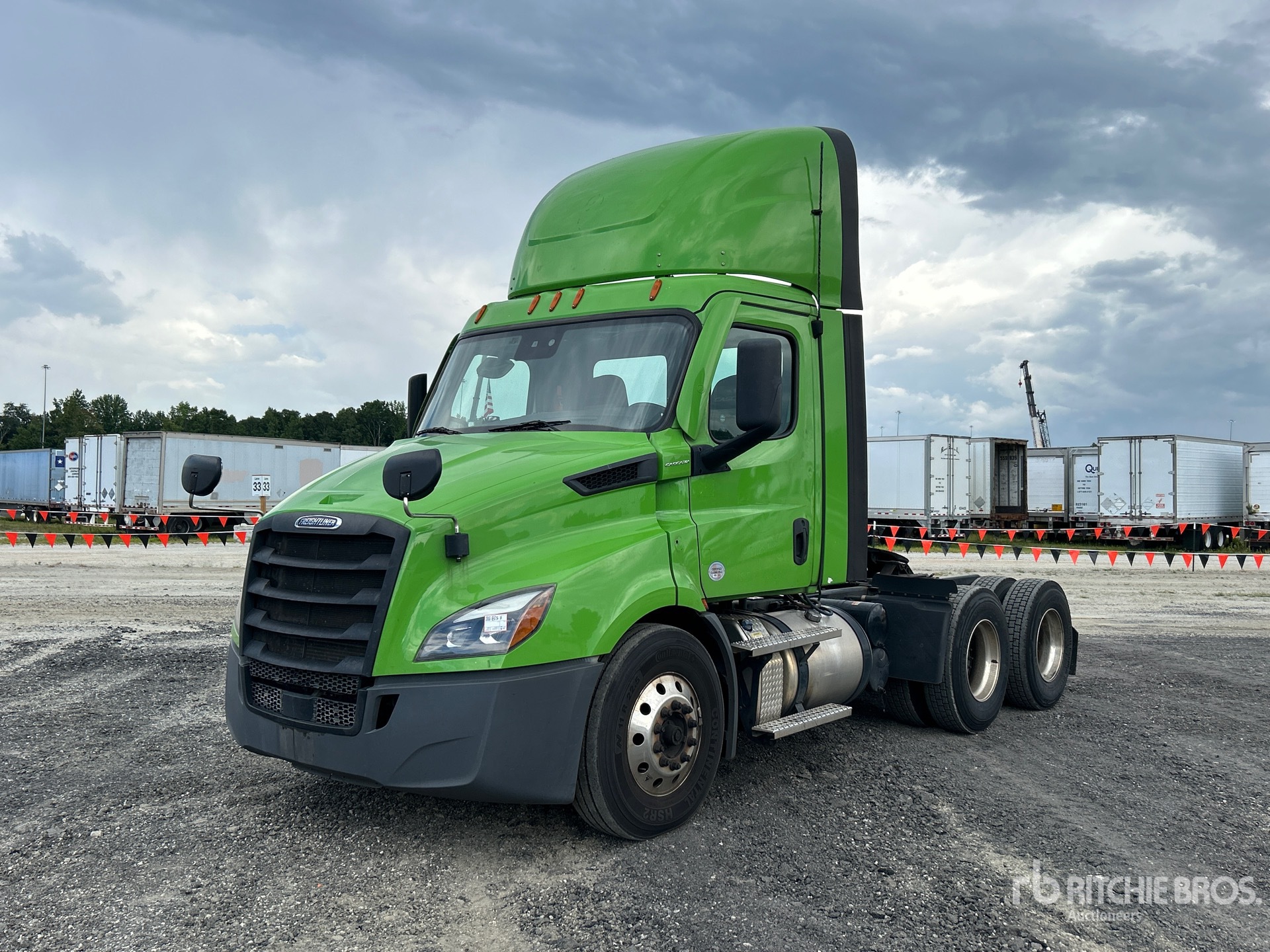 2021 Freightliner Cascadia 116 6x4 T/A Day Cab Truck Tractor