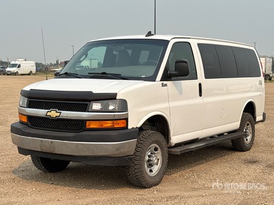 2017 Chevrolet Express 3500 AWD 10 乗客用バン