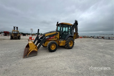 2018 John Deere 410L 4x4 Backhoe Loader