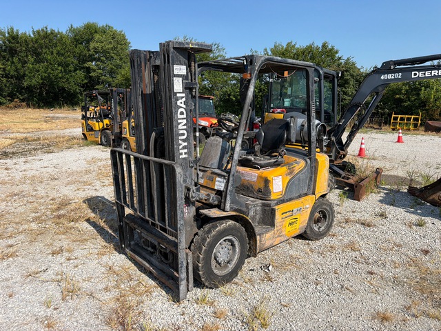 2019 Hyundai 25L-7A Pnuematic Tire 5000 lb Forklift