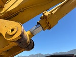 Hydraulics with Bucket Cylinder