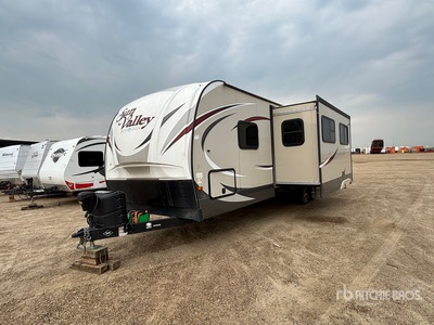 2015 Evergreen Sun Valley 29DB 34 ft T/A Travel Trailer