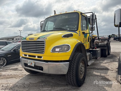 2020 Freightliner M2 106 Camión rodante