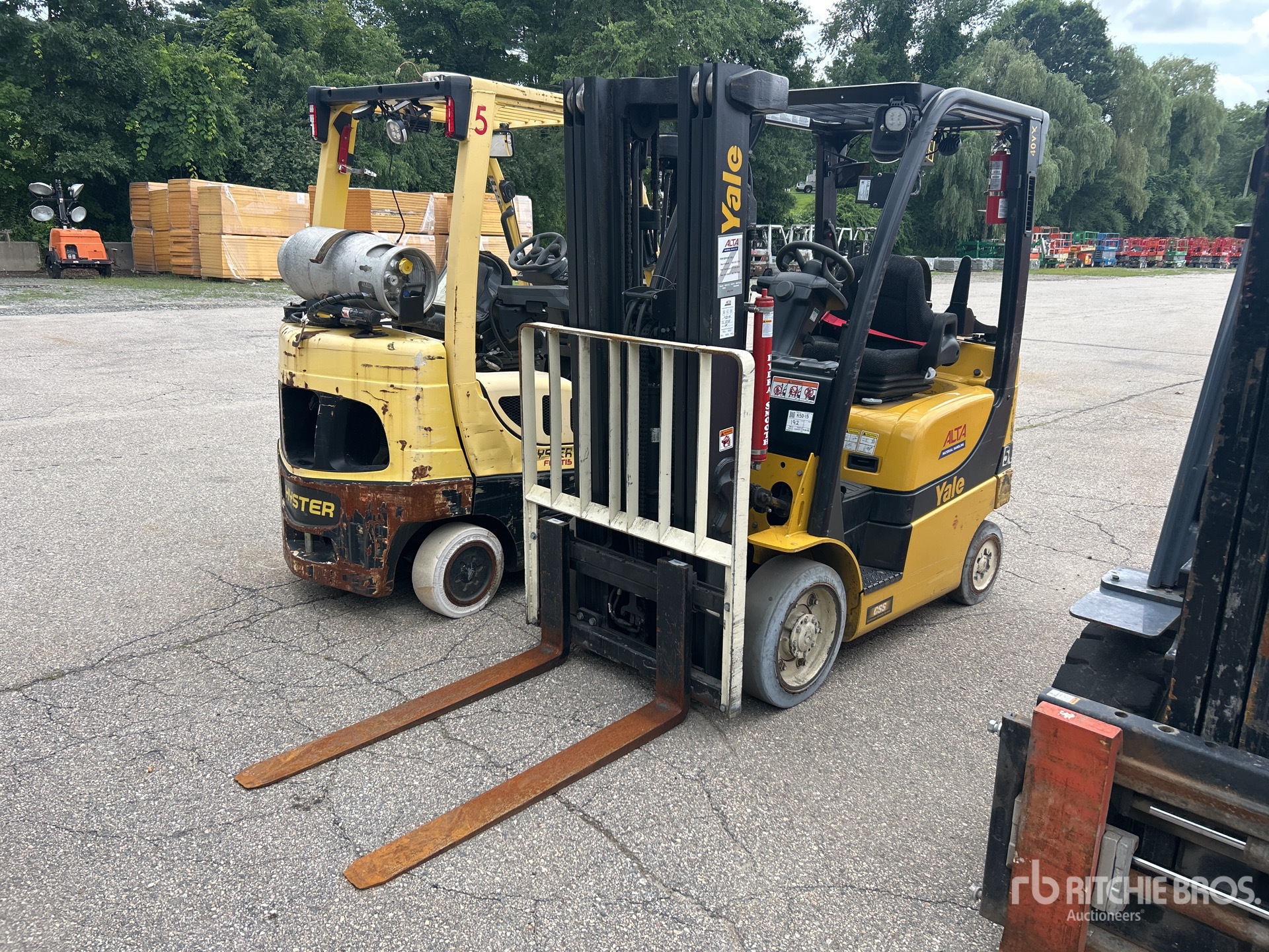 2019 Yale GC040VX 4850 lb Cushion Tire Forklift