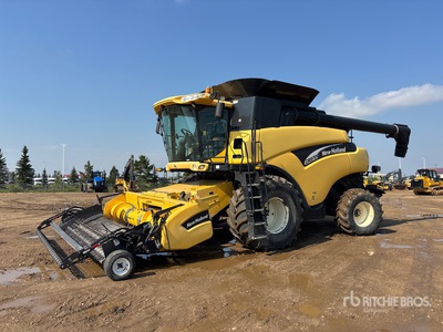 2006 New Holland CR970 Moisonneuse-batteuse