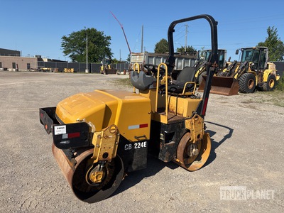 2004 Cat CB224E Double Drum Roller