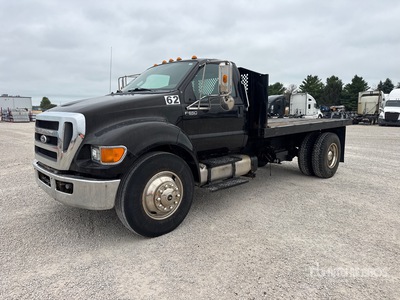 2011 Ford F-650 XLT 4x2 Flatbed Truck