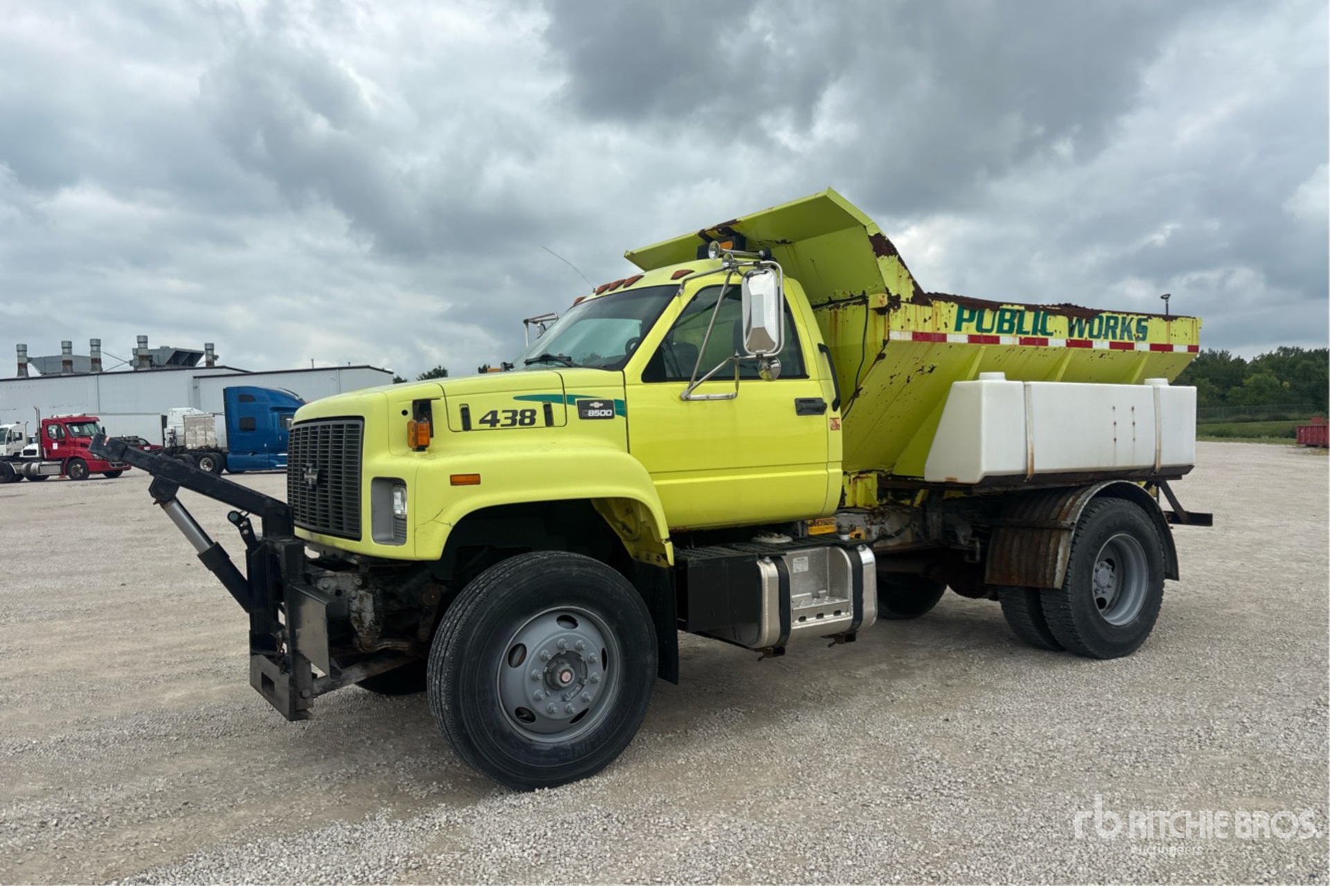 2001 Chevrolet C7500 4x2 Snow Plow Truck