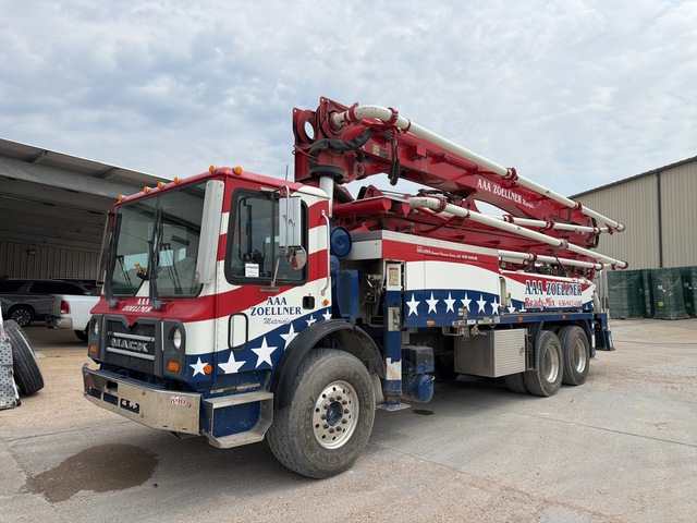 2010 Putzmeister BSF40Z.16H 131 ft on 2009 Mack MRU613 6x4 Concrete Pump Truck