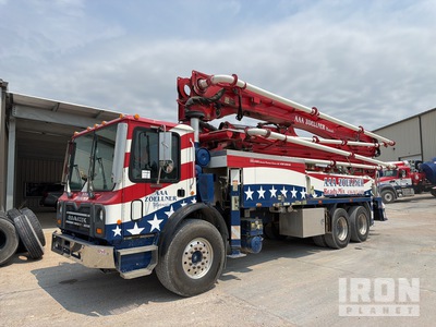 2010 Putzmeister BSF40Z.16H 131 ft on 2009 Mack MRU613 6x4 Concrete Pump Truck