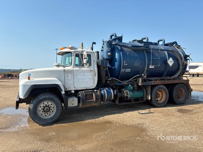 Transway on 1998 Mack RD688S 6x4 Vacuum Tanker Truck
