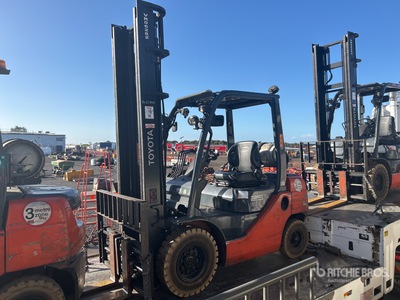 2017 Toyota 328FG25 Forklift