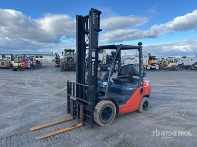 2017 Toyota 32-8FG25 Forklift