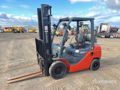 2022 Toyota 32-8FG25 Forklift