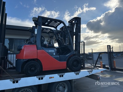 2022 Toyota 328FG25 Forklift