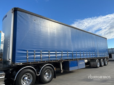 2003 MaxiTrans Curtain Side Trailer
