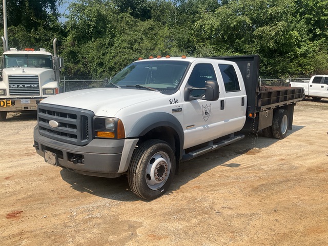 2006 Ford F-450 XL 4x2 Crew Cab Flatbed Truck
