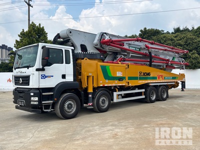 2021 XCMG Schwing HB62V 62 m on 2020 SITRAK 8x4 Twin-Steer Concrete Pump Truck