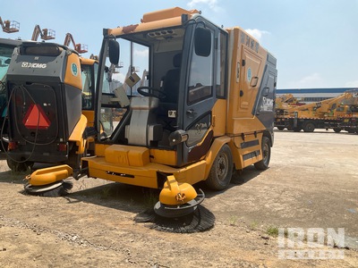 2016 XCMG SJDS1000A168000 Electric Sweeper Truck (Inoperable)