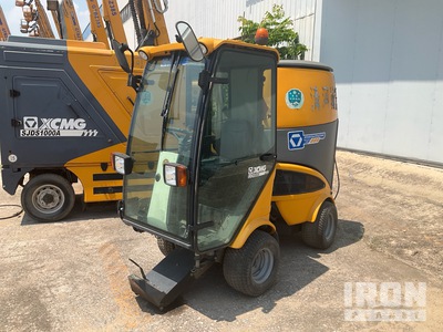 2016 XCMG SJCH500A Sweeper Truck (Inoperable)