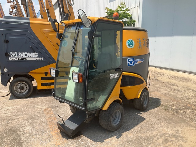 2016 XCMG SJCH500A Sweeper Truck (Inoperable)