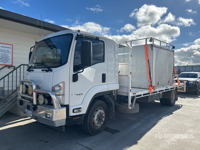 2016 Isuzu FSR850 4x2 Flatbed Truck