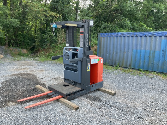 Toyota 6BPU15 Order Picker