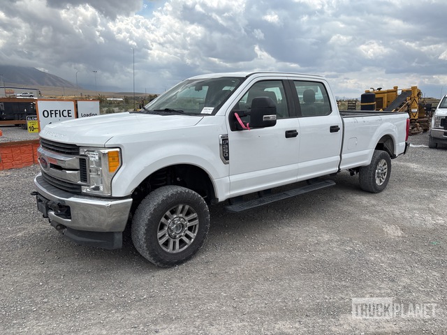 1FT7W2B65HEF37973 2017 Ford F-250 photo no. 1
